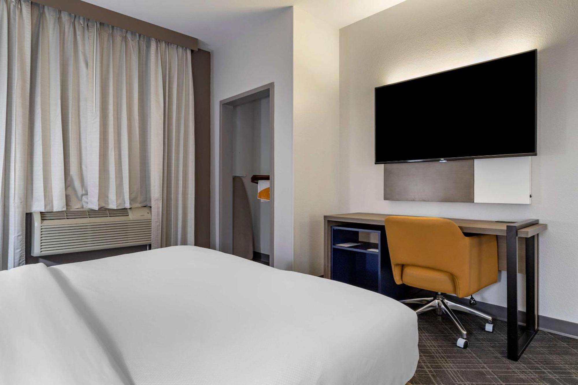 คอมฟอร์ท สวีทส์ Hotel แน็คคิทัช ภายนอก รูปภาพ