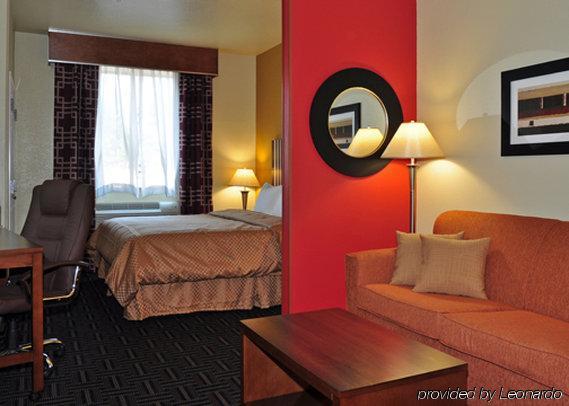 คอมฟอร์ท สวีทส์ Hotel แน็คคิทัช ห้อง รูปภาพ