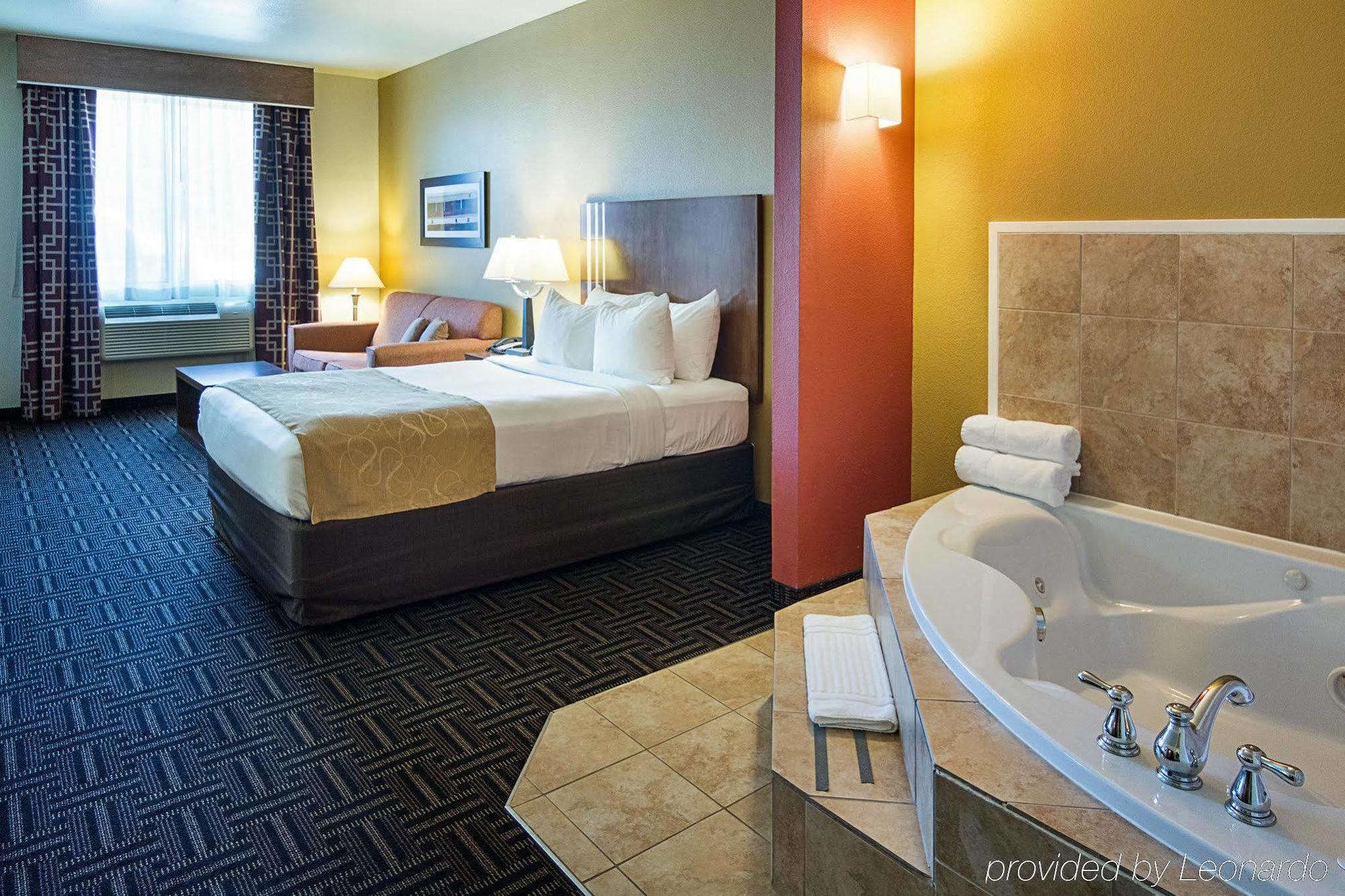 คอมฟอร์ท สวีทส์ Hotel แน็คคิทัช ภายนอก รูปภาพ